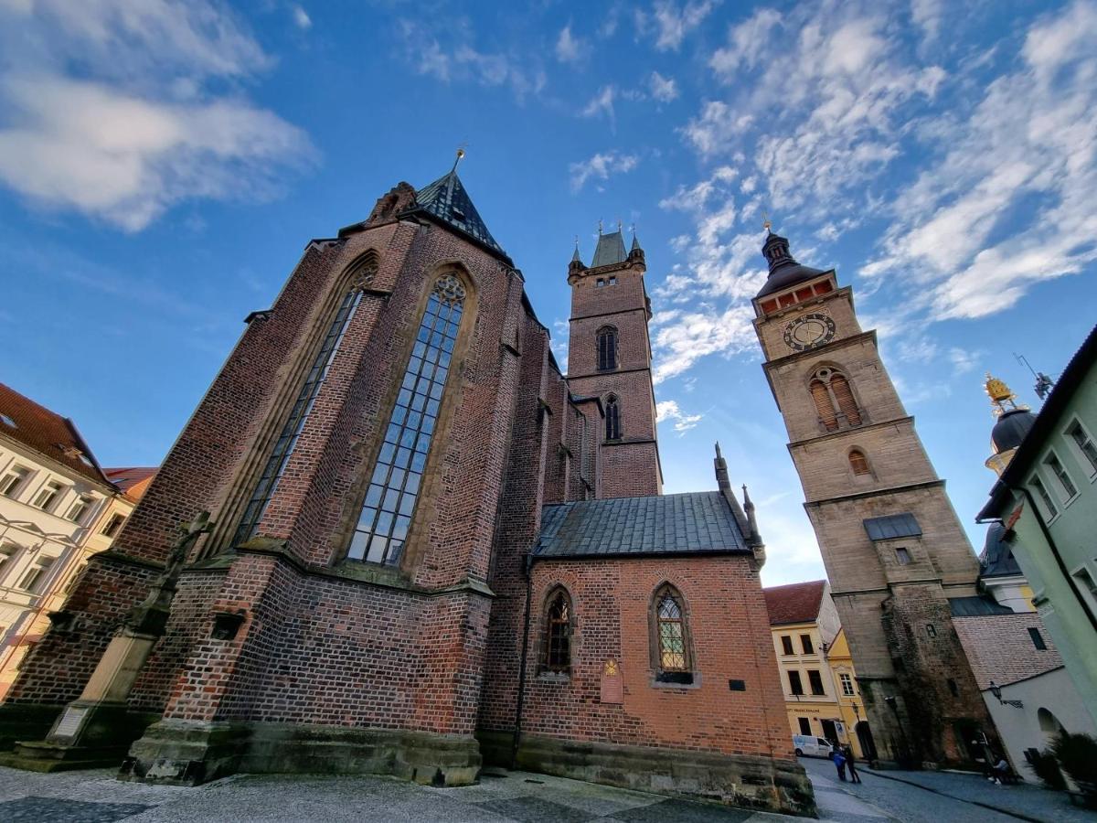 Luxusni Studio Na Velkem Namesti, Wi-Fi, Netflix Hradec Králové Екстериор снимка