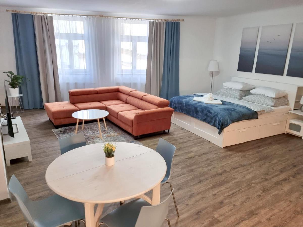 Luxusni Studio Na Velkem Namesti, Wi-Fi, Netflix Hradec Králové Екстериор снимка